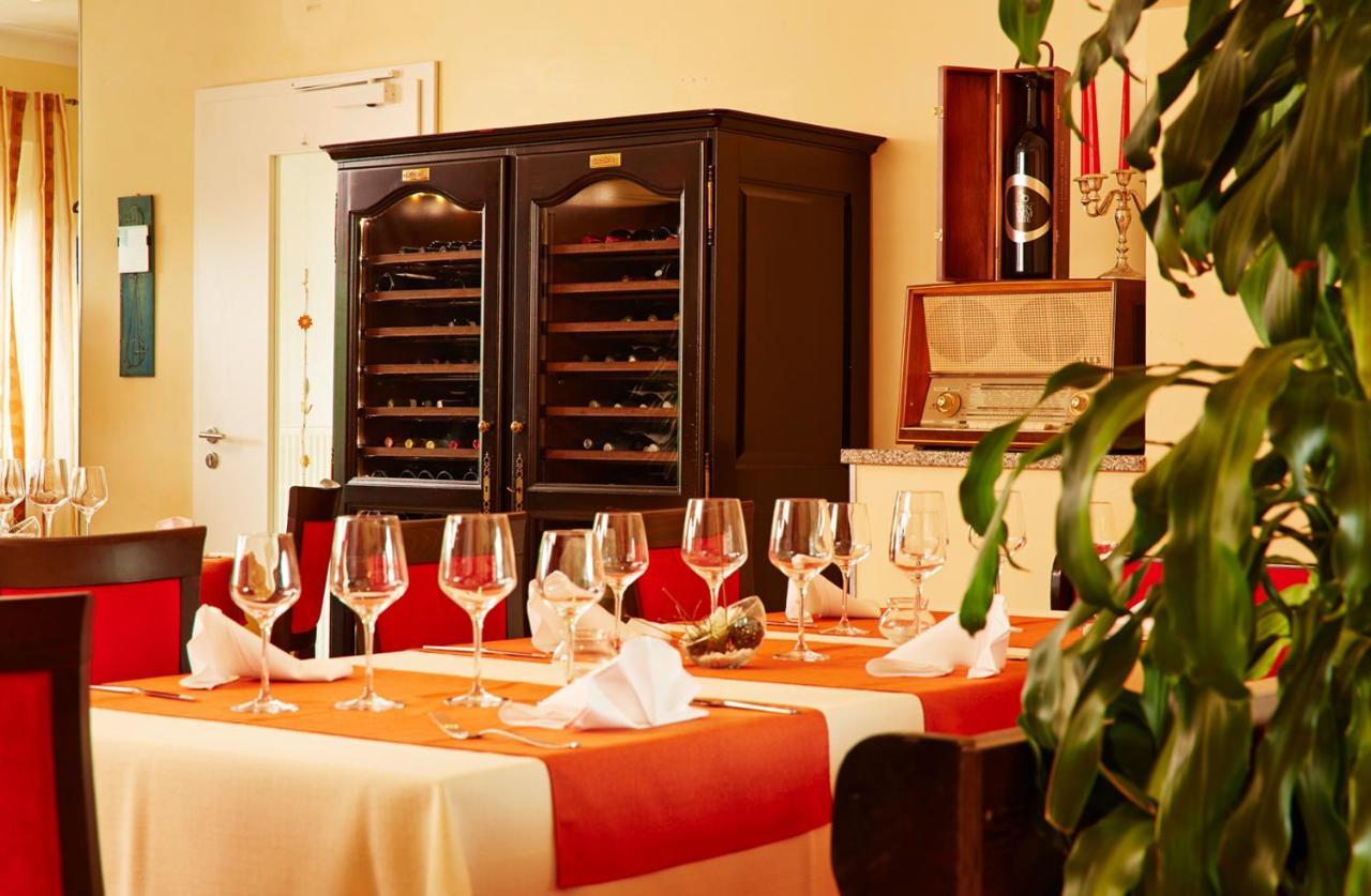 Hotel Restaurant Da Vinci Лар Екстер'єр фото